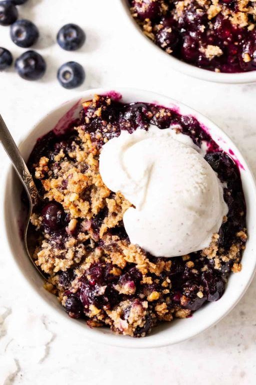 Vegan Blueberry Crisp with Coconut Sugar
